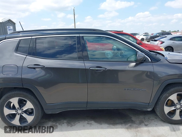 2018 Jeep Compass Latitude z VIN 3C4NJCBB6JT134227, wystawiony jako IAAI lot #42380167 z przebiegiem 67 807 mil mil oraz . Historia ofert i sprzedaży dostępna na DreamBid. Obrazek 13.