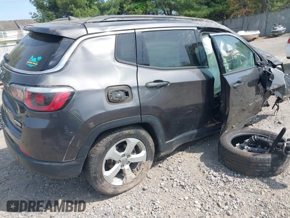 2019 Jeep Compass Latitude z VIN 3C4NJDBB5KT660906, wystawiony jako IAAI lot #42109583 z przebiegiem Nie podano mil oraz . Historia ofert i sprzedaży dostępna na DreamBid. Obrazek 4.