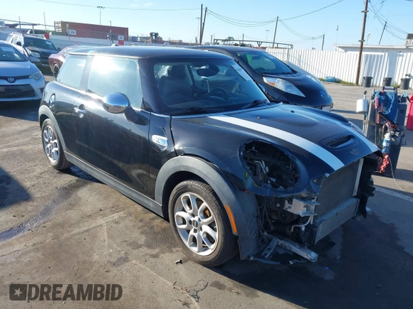 2014 MINI Hardtop S z VIN WMWXM7C59ET970371, wystawiony jako IAAI lot #41643992 z przebiegiem 123 813 mil mil oraz . Historia ofert i sprzedaży dostępna na DreamBid. Obrazek 1.