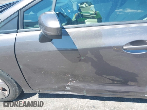 2015 Honda Civic Sedan LX with VIN 19XFB2F58FE082269, listed as a IAAI auction lot 42031294 with 105,260 mi miles. Bid and sale history available at carsss.com. Image 6.