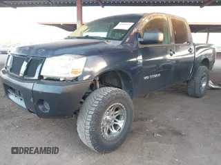 2006 Nissan Titan SE z VIN 1N6AA07AX6N509540, wystawiony jako IAAI lot #42054973 z przebiegiem 166 413 mil mil oraz . Historia ofert i sprzedaży dostępna na DreamBid. Obrazek 2.
