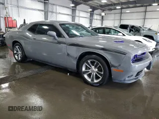 2017 Dodge Challenger SXT z VIN 2C3CDZAG8HH613593, wystawiony jako Copart lot #71003954 z przebiegiem 89 441 mil mil oraz Szkoda całkowita • Salvage title. Historia ofert i sprzedaży dostępna na DreamBid. Obrazek 4.