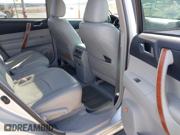 2010 Toyota Highlander Limited with VIN 5TDDK3EH3AS030488, listed as a IAAI auction lot 41695234 with 204,046 mi miles and . Bid and sale history available at DreamBid. Image 8.