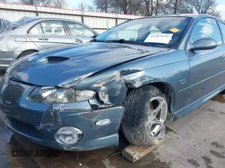 2006 Pontiac GTO with VIN 6G2VX12UX6L561098, listed as a IAAI auction lot 41487635 with 69,741 mi miles. Bid and sale history available at carsss.com. Image 17.