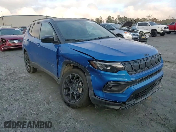 2022 Jeep Compass Altitude with VIN 3C4NJDBB4NT226402, listed as a Copart auction lot 79395314 with 10,981 mi miles and Salvage Title. Bid and sale history available at carsss.com. Image 12.