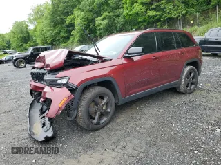 2023 Jeep Grand Cherokee Altitude z VIN 1C4RJHAG8PC515657, wystawiony jako Copart lot #59985725 z przebiegiem 120 758 mil mil oraz Szkoda całkowita • Salvage title. Historia ofert i sprzedaży dostępna na DreamBid. Obrazek 1.
