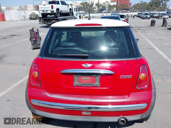 2004 MINI Hardtop with VIN WMWRC33484TC55840, listed as a IAAI auction lot 42088687 with 135,353 mi miles and . Bid and sale history available at DreamBid. Image 16.