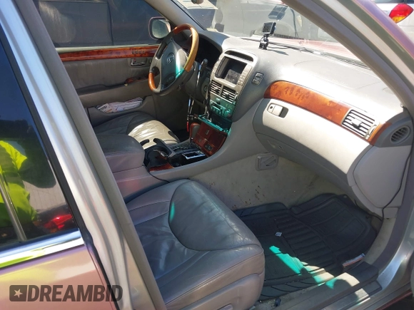 2002 Lexus LS 430 with VIN JTHBN30F120077994, listed as a IAAI auction lot 41824869 with 195,406 mi miles. Bid and sale history available at carsss.com. Image 5.