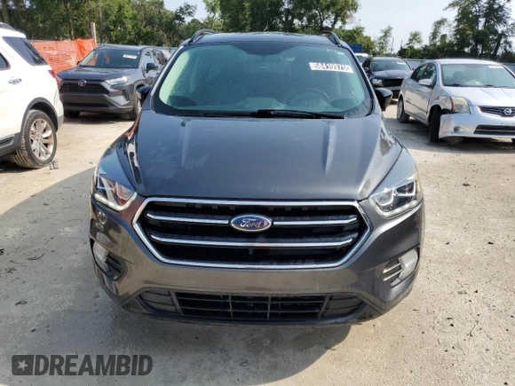 2019 Ford Escape SE z VIN 1FMCU0GD9KUA52728, wystawiony jako Copart lot #58410975 z przebiegiem 109 483 mil mil oraz Czysty tytuł • Clean title. Historia ofert i sprzedaży dostępna na DreamBid. Obrazek 5.