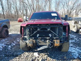 2015 GMC Sierra 2500HD Denali z VIN 1GT120E8XFF188285, wystawiony jako IAAI lot #41586993 z przebiegiem 141 691 mil mil oraz . Historia ofert i sprzedaży dostępna na DreamBid. Obrazek 13.
