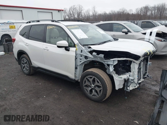 2024 Subaru Forester Premium with VIN JF2SKACC0RH507057, listed as a IAAI auction lot 41062991 with 9,597 mi miles. Bid and sale history available at carsss.com. Image 1.
