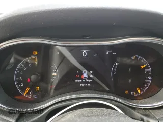 2020 Jeep Grand Cherokee Altitude z VIN 1C4RJFAG4LC420107, wystawiony jako Copart lot #44001055 z przebiegiem 44 747 mil mil oraz Szkoda całkowita • Salvage title. Historia ofert i sprzedaży dostępna na DreamBid. Obrazek 9.