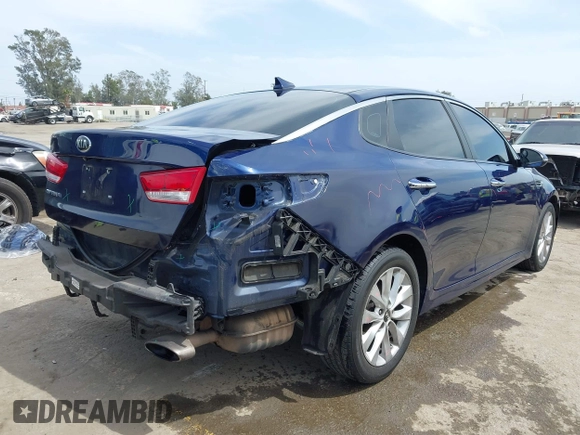 2017 Kia Optima LX z VIN 5XXGT4L37HG154590, wystawiony jako IAAI lot #42229141 z przebiegiem 112 134 mil mil oraz . Historia ofert i sprzedaży dostępna na DreamBid. Obrazek 4.