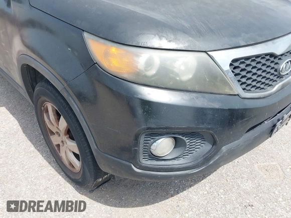 2013 Kia Sorento LX with VIN 5XYKT3A67DG359284, listed as a IAAI auction lot 42644742 with 258,998 mi miles and . Bid and sale history available at DreamBid. Image 13.