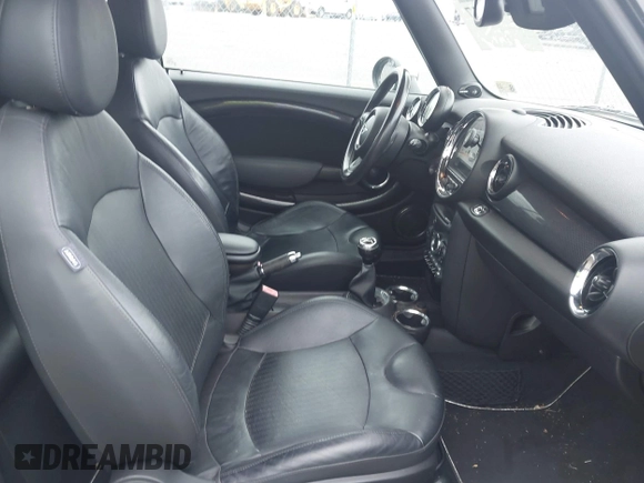 2011 MINI Convertible S with VIN WMWZP3C50BTX84044, listed as a IAAI auction lot 42669717 with Not provided miles and . Bid and sale history available at DreamBid. Image 5.