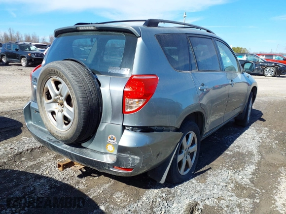 2008 Toyota RAV4 Ltd with VIN JTMBK31V886040432, listed as a IAAI auction lot 42055915 with 211,164 mi miles. Bid and sale history available at carsss.com. Image 4.