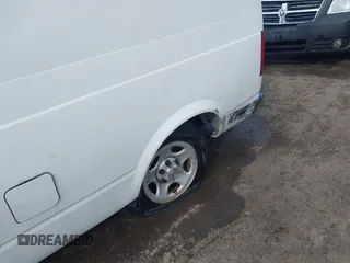 2004 Chevrolet Astro Cargo Van with VIN 1GCDM19X14B113882, listed as a IAAI auction lot 41211183 with 151,716 mi miles. Bid and sale history available at carsss.com. Image 6.