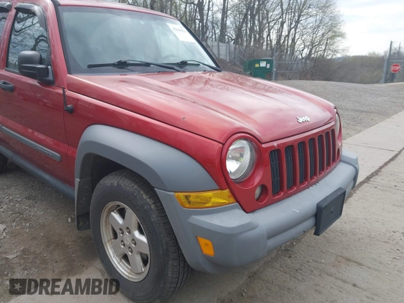 2006 Jeep Liberty Sport with VIN 1J4GL48KX6W137241, listed as a IAAI auction lot 42048621 with 83,523 mi miles and . Bid and sale history available at carsss.com. Image 6.