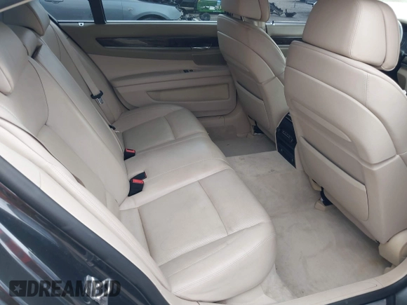2012 BMW 7 Series 750Li с VIN WBAKB8C52CDX20452, выставлен на аукционе IAAI как лот 41770824 с пробегом 80 281 миль миль и . История ставок и продаж доступна на DreamBid. Изображение 8.