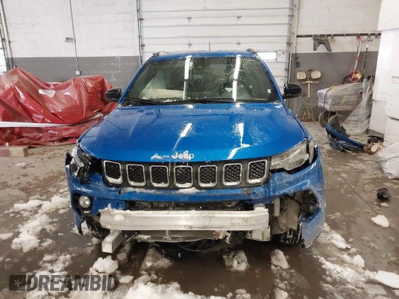 2024 Jeep Compass Latitude with VIN 3C4NJDBNXRT603931, listed as a IAAI auction lot 41597384 with 24,436 mi miles. Bid and sale history available at carsss.com. Image 13.