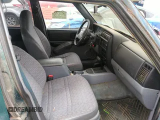 1997 Jeep Cherokee Sport with VIN 1J4FJ68S8VL500942, listed as a IAAI auction lot 40810846 with 224,782 mi miles. Bid and sale history available at carsss.com. Image 5.