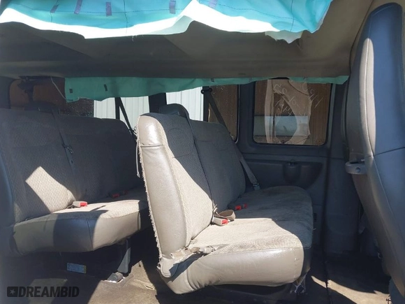 2018 Chevrolet Express Passenger LT with VIN 1GAZGPFPXJ1234974, listed as a IAAI auction lot 41753701 with 190,343 mi miles. Bid and sale history available at carsss.com. Image 8.