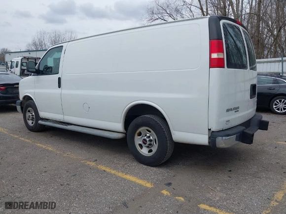 2015 GMC Savana Cargo Van with VIN 1GTW7FCF6F1137813, listed as a IAAI auction lot 41930993 with 199,780 mi miles. Bid and sale history available at carsss.com. Image 3.