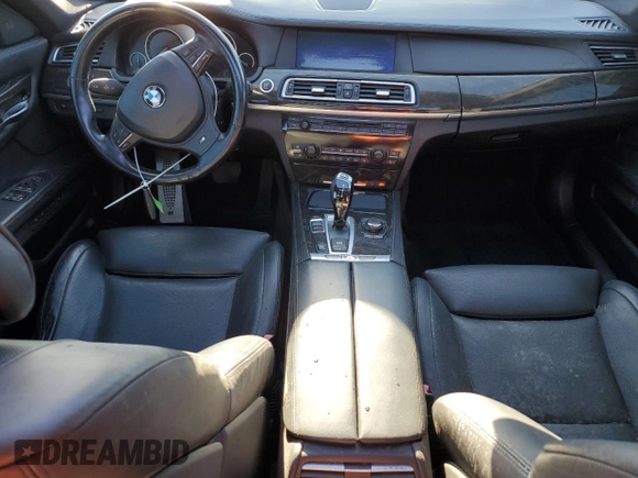 2012 BMW 7 Series 750i z VIN WBAKA8C54CDX01386, wystawiony jako Copart lot #82404214 z przebiegiem Nie podano mil oraz Czysty tytuł • Clean title. Historia ofert i sprzedaży dostępna na DreamBid. Obrazek 8.