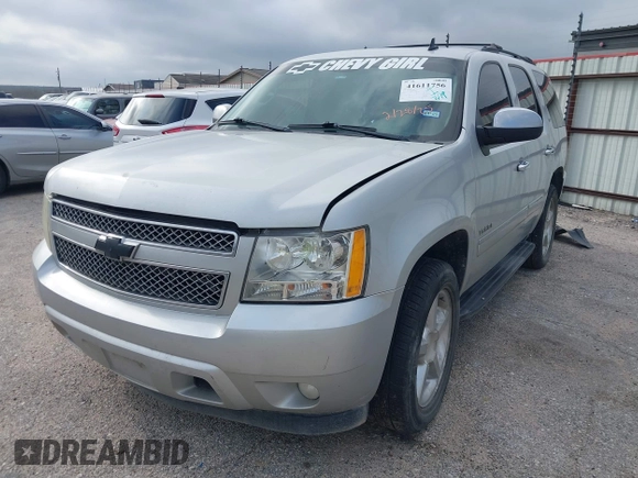 2011 Chevrolet Tahoe LTZ z VIN 1GNSCCE06BR110406, wystawiony jako IAAI lot #41611756 z przebiegiem 162 215 mil mil oraz . Historia ofert i sprzedaży dostępna na DreamBid. Obrazek 21.