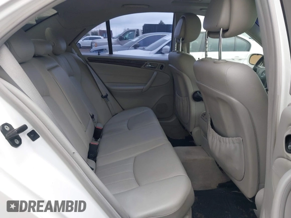 2006 Mercedes-Benz C 230 Sport z VIN WDBRF56H06F735744, wystawiony jako IAAI lot #41527959 z przebiegiem 238 665 mil mil oraz . Historia ofert i sprzedaży dostępna na DreamBid. Obrazek 8.