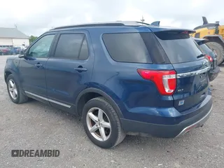 2017 Ford Explorer XLT z VIN 1FM5K8D87HGA65814, wystawiony jako IAAI lot #42658041 z przebiegiem 82 560 mil mil oraz . Historia ofert i sprzedaży dostępna na DreamBid. Obrazek 3.