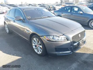 2017 Jaguar XF 20d Premium with VIN SAJBD4BN7HCY43301, listed as a IAAI auction lot 41681335 with 63,965 mi miles. Bid and sale history available at carsss.com. Image 1.