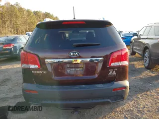 2011 Kia Sorento EX with VIN 5XYKUDA25BG033707, listed as a IAAI auction lot 41406401 with 166,753 mi miles. Bid and sale history available at carsss.com. Image 16.
