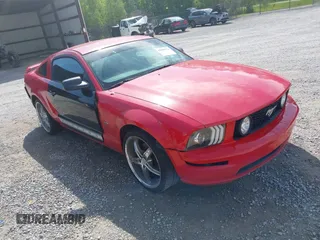 2006 Ford Mustang GT Deluxe with VIN 1ZVFT82H865265969, listed as a IAAI auction lot 42090770 with 237,231 mi miles. Bid and sale history available at carsss.com. Image 1.