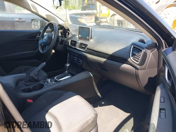 2015 Mazda 3 i Sport z VIN JM1BM1U74F1239306, wystawiony jako IAAI lot #42353133 z przebiegiem 150 051 mil mil oraz . Historia ofert i sprzedaży dostępna na DreamBid. Obrazek 5.