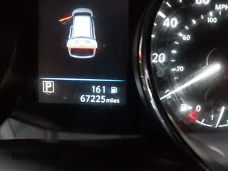 2018 Nissan Rogue SV z VIN 5N1AT2MV8JC709302, wystawiony jako IAAI lot #42063333 z przebiegiem 67 225 mil mil oraz . Historia ofert i sprzedaży dostępna na DreamBid. Obrazek 16.