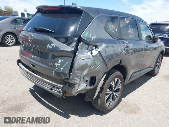 2023 Nissan Rogue SV z VIN 5N1BT3BA1PC838372, wystawiony jako IAAI lot #42257021 z przebiegiem 49 971 mil mil oraz . Historia ofert i sprzedaży dostępna na DreamBid. Obrazek 4.