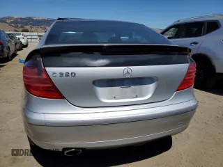 2004 Mercedes-Benz C z VIN WDBRN64J44A634666, wystawiony jako Copart lot #65085215 z przebiegiem 106 079 mil mil oraz Szkoda całkowita • Salvage title. Historia ofert i sprzedaży dostępna na DreamBid. Obrazek 6.
