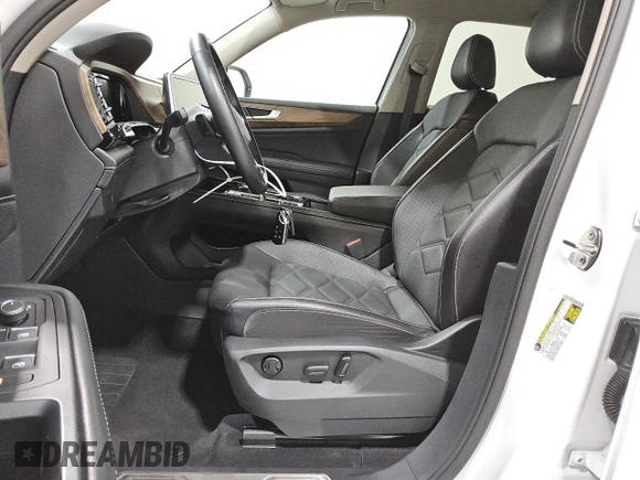 2024 Volkswagen Atlas SE with VIN 1V2HR2CA1RC546860, listed as a Copart auction lot 55703805 with 33,296 mi miles and Clean title. Bid and sale history available at DreamBid. Image 7.