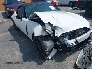 2016 Mazda MX-5 Miata Club z VIN JM1NDAC75G0113400, wystawiony jako IAAI lot #42143080 z przebiegiem 48 579 mil mil oraz . Historia ofert i sprzedaży dostępna na DreamBid. Obrazek 6.