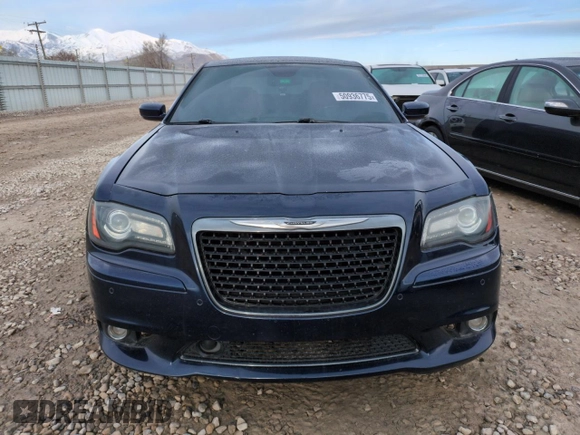 2013 Chrysler 300 SRT-8 z VIN 2C3CCAFJ4DH735421, wystawiony jako Copart lot #50936775 z przebiegiem 113 701 mil mil oraz Szkoda całkowita • Salvage title. Historia ofert i sprzedaży dostępna na DreamBid. Obrazek 5.