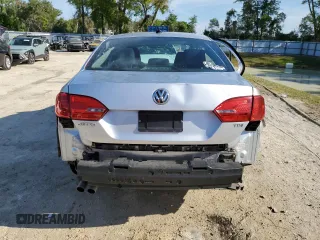 2014 Volkswagen Jetta TDI w/Premium/Nav z VIN 3VWLL7AJ4EM266658, wystawiony jako Copart lot #50797425 z przebiegiem 121 835 mil mil oraz Nie do naprawy • Non repairable. Historia ofert i sprzedaży dostępna na DreamBid. Obrazek 6.