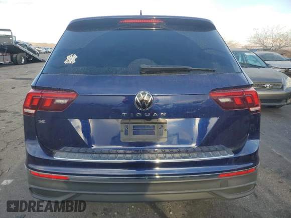 2022 Volkswagen Tiguan SE z VIN 3VV3B7AX3NM147401, wystawiony jako Copart lot #41983715 z przebiegiem 30 728 mil mil oraz Szkoda całkowita • Salvage title. Historia ofert i sprzedaży dostępna na DreamBid. Obrazek 6.