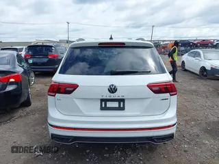 2024 Volkswagen Tiguan SE R-Line Black with VIN 3VV8B7AX3RM111526, listed as a IAAI auction lot 42524100 with 7,280 mi miles and . Bid and sale history available at DreamBid. Image 17.