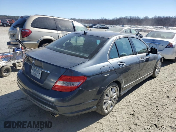 2008 Mercedes-Benz C 300 Sport z VIN WDDGF54X98R010556, wystawiony jako Copart lot #47401545 z przebiegiem 226 983 mil mil oraz Czysty tytuł • Clean title. Historia ofert i sprzedaży dostępna na DreamBid. Obrazek 3.