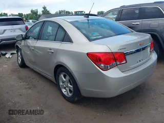 2014 Chevrolet Cruze 1LT with VIN 1G1PC5SB5E7174588, listed as a IAAI auction lot 42638357 with 89,813 mi miles and . Bid and sale history available at DreamBid. Image 3.