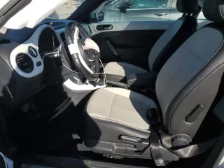 2018 Volkswagen Beetle SE with VIN 3VWJD7AT9JM728177, listed as a Copart auction lot 42438515 with 0 mi miles and Salvage Title. Bid and sale history available at carsss.com. Image 7.