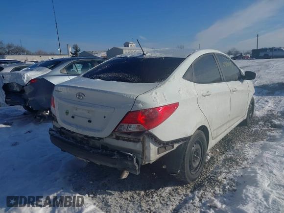 2013 Hyundai Accent GLS z VIN KMHCT4AE5DU484764, wystawiony jako IAAI lot #41403447 z przebiegiem 144 997 mil mil oraz . Historia ofert i sprzedaży dostępna na DreamBid. Obrazek 4.