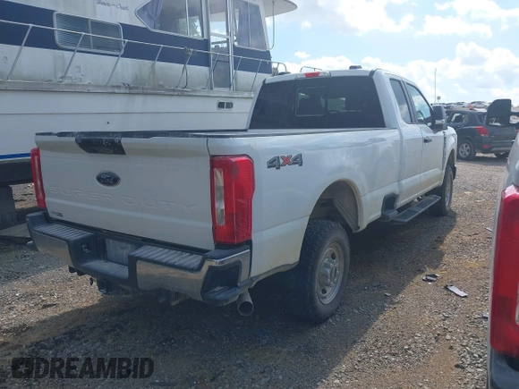 2024 Ford F-250 XL with VIN 1FT7X2BA0RED62373, listed as a IAAI auction lot 42485874 with 7,825 mi miles and . Bid and sale history available at DreamBid. Image 4.