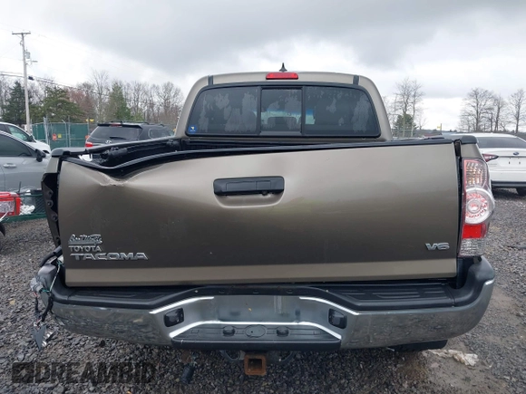 2015 Toyota Tacoma with VIN 3TMLU4EN1FM201554, listed as a IAAI auction lot 42008012 with 118,313 mi miles and . Bid and sale history available at DreamBid. Image 16.